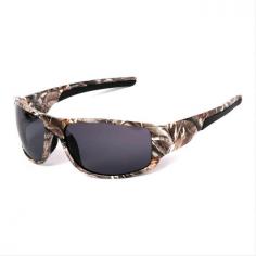 The HD polarized fishing sunglasses went for lightweight and comfortable to wear all day long.