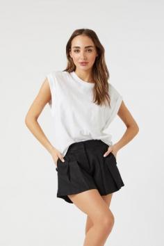 Women's Shorts Online | Shop Latest Styles & Trends At Forever 21 UAE

Forever 21 offers the newest women's shorts for sale online in the UAE. Shop our extensive selection of shorts designs and trends to find the ideal short for any situation.

