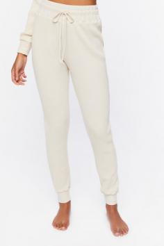 Women's Joggers Online | Shop Latest Styles & Trends At Forever 21 UAE

Shop Forever 21's online store in the UAE for the newest women's joggers. Find the ideal pair of joggers for any occasion by choosing from a variety of styles and trends in the joggers collection. 
