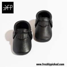 Infant Black Moccasins | Freshly Picked


A perfect blend of comfort and style for your little one! This charming image showcases a pair of Black moccasins designed to keep tiny feet cozy and fashionable. Give your little darling the gift of style and comfort with the Infant Black Moccasins. Make every step a joyful one with these irresistibly charming moccasins for infants. For more information contact us. *Free Shipping.

Visit: https://freshlypicked.com/collections/moccasins