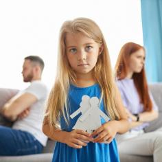 With Hemmat Law Group's experienced child support attorney in Washington, you can get expert legal advice for child custody and support matters.