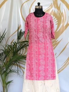 Buy kurti online from Ranisa. Shop for the latest collection of handwork & embroidery kurtis and kurti pant sets online at the best price.