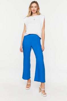 Women Flare Pants Online: Discover the Latest Trends at Forever 21

Discover a wide range of fashionable Flare Pants for women at Forever 21 in the UAE. Their collection includes a variety of designs and patterns to choose from, making it easy for you.