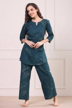 Buy cotton dresses online for women in India. Jisora is a women's cotton dress clothing store that offers modern & casual 100% cotton dresses for women and girls.