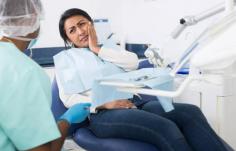 When to Seek Emergency Dental Care: Recognising Urgent Oral Health Issues
Do you know when to seek emergency dental care is necessary? Learn how to recognise urgent oral health issues and when to seek immediate treatment from a dentist.