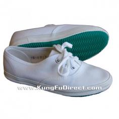 Kung Fu Shoes For Sale

Kid's Wushu Kung Fu Shoes

Brand Name : Huan Qiu

Only Two Child size US 9 and US 10 is white shoes with green bottom.

Know more: https://www.kungfudirect.com/kungfu-taichi-shoes/
