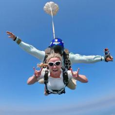 Dive into the breathtaking views of Chattanooga Jasper with Chattanooga Skydiving Company. Feel the adrenaline surge as you freefall through the vast Tennessee skies. Experience the ultimate thrill of a lifetime with our expert instructors. Visit our website now to book your adventure!