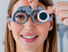 Desert Eye Care experienced optometrist and ophthalmology provides comprehensive eye exams and personalized eye health and vision solutions in Las Vegas, NV.
