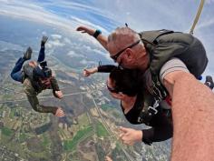 Experience the heart-pounding excitement of skydiving in Jasper, Chattanooga with our top-tier services. Plunge from staggering heights and immerse yourself in panoramic vistas of rolling hills, meandering rivers, and verdant forests as you glide through the skies. Contact us today to reserve your extraordinary adventure!