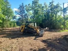 Are you looking for efficient land clearing services in Edwards County, Florida? Florida Brush Mulching specializes in thorough land clearing using state-of-the-art equipment, ensuring a clean and environmentally friendly process. Contact us today to discuss your project and get a customized solution tailored to your needs.