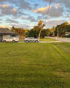 We are a leading provider of lawn care services throughout the Fort Myers and surrounding area of Florida.  Call 239-728-1999 to get commercial or residential lawn care services by the specialists.

http://www.greenleaflawnservices.com/about/
