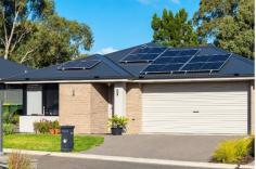 Our solar experts know everything about solar systems. If you want the most suitable solar panels, there are key features to look for. These features make a solar panel stand out from a pack. Our Gold Coast experts will help you choose the best solar panels for your energy needs. We provide durable solar systems with assured value for your investment.