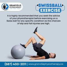 At Granville Physiotherapy, we’re excited to introduce you to the versatile and effective world of Swiss ball exercises. Using a Swiss ball, you can improve your strength, flexibility, and balance all at once. Here’s why you should incorporate Swiss ball exercises into your routine:
