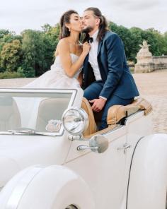 Le Secret d'Indirihya offers luxurious and personalized wedding planning in Chantilly. Known for creating unforgettable experiences, they handle every detail, ensuring a flawless and memorable wedding day amidst the picturesque chateaus and gardens.