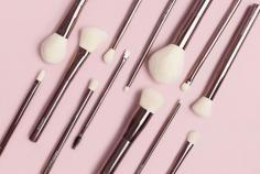 Discover the best makeup brushes that elevate your beauty routine. Jenny Patinkin offers a luxurious collection of high-quality makeup brushes designed for flawless application. These brushes are perfect for achieving a professional look at home. Shop now. 
