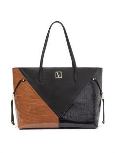 Buy The Victoria Carryall Tote Colorblock for ₹7419/- at Victoria's Secret India
Discover wide collection of tote bag for for women online at best prices in India.
