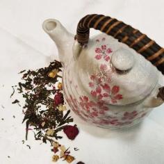 Threespoons.ie is an online herbal tea shop that offers a wide variety of tea blends for every taste. We get our coffee beans from a roasted supplier to order. We have a wide range of organically cultivated too. Visit our website for more refined information.