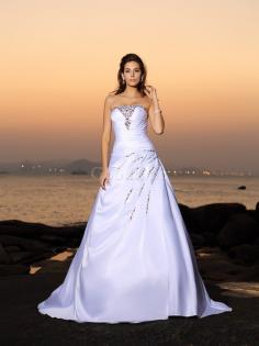 Robe de mariée longue avec perle de tour de ceinture en haute manche nulle cordon