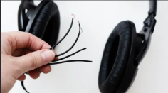 Need expert headphone repair in London, UK? We offer fast, reliable fixes for all brands, including audio jack, cable, and speaker repairs. Get your headphones back to peak performance today! 
