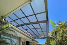 Our DIY patio kits in Perth are simple to install, aesthetically pleasing, and well-engineered. Our pergola kits are a robust, simple, and affordable roofing solution to suit any home or lifestyle. When you order our fully engineered kits, we will deliver them as a complete package with instructions to make the assembly process seamless. You will love our unique curved or flat cantilever shade structure with a waterproof and UV roof cover.