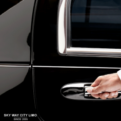 Travel in luxury with Skyway City Limo’s limo service to Toronto Airport. We offer punctual, reliable, and comfortable transportation, making sure you arrive on time and in style. Our experienced chauffeurs provide exceptional service, allowing you to enjoy a stress-free ride. Book your Toronto limo to the airport today for a seamless experience.