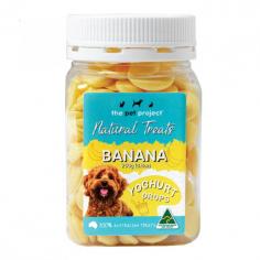 The Pet Project Banana Yoghurt Drops are delightful training treats your dog will adore. Made in Australia with human-grade ingredients, these gourmet treats are packed with delicious banana flavour and yoghurt for added calcium and a probiotic boost. They support strong bones and healthy digestion, making them a nutritious choice for your furry friend.