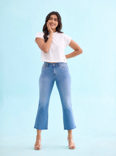 Elevate your casual style with Go Colors' denim jeans for women. Designed for comfort and versatility, our jeans offer the perfect fit and premium quality. Whether for work or play, these trendy denim bottoms ensure you look effortlessly chic every day. Style meets durability at Go Colors! Buy - https://gocolors.com/collections/jeans-jeggings-women
