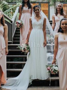 Abito da sposa schiena nuda in chiffon a sala adorabile a terra senza maniche