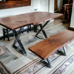 A well-designed dining table may totally change how your eating space looks and feels. Whether you choose a traditional, modern, or rustic look, the appropriate design adds flair and usefulness to your house.