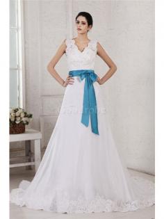 Robe de mariée longue en satin manche nulle ceinture en étoffe a-ligne