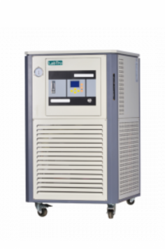 Labtro Heater Chiller offers integrated high/low-temperature control from -80℃ to 300℃ with ±0.5℃ accuracy.  Features a closed circulation system, anti-corrosion stainless steel heating device, large LCD display, and movable casters. High-lift design for efficient heat medium transport.