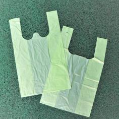 We are known as a trustworthy biodegradable and compostable carry bags manufacturer in India. NaturalTrust makes 100% compostable and biodegradable carry bags, which are converted into compost under appropriate conditions and fertilizers for your garden. 