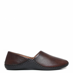 Experience timeless elegance with leather loafers for men by Italian Shoes Company. Crafted from premium leather, these loafers combine sophistication, comfort, and durability, making them perfect for any occasion. Step into unmatched style and quality with every stride. Visit - https://italianshoescompany.com/collections/loafers-for-men
