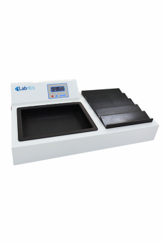 Labnics Tissue Floatation Water Bath and Slide Dryer offer precise temperature control for optimal performance. Its advanced heating ensures uniform heating and energy efficiency, while the louvre drying table and ample capacity allow efficient drying of multiple samples simultaneously.